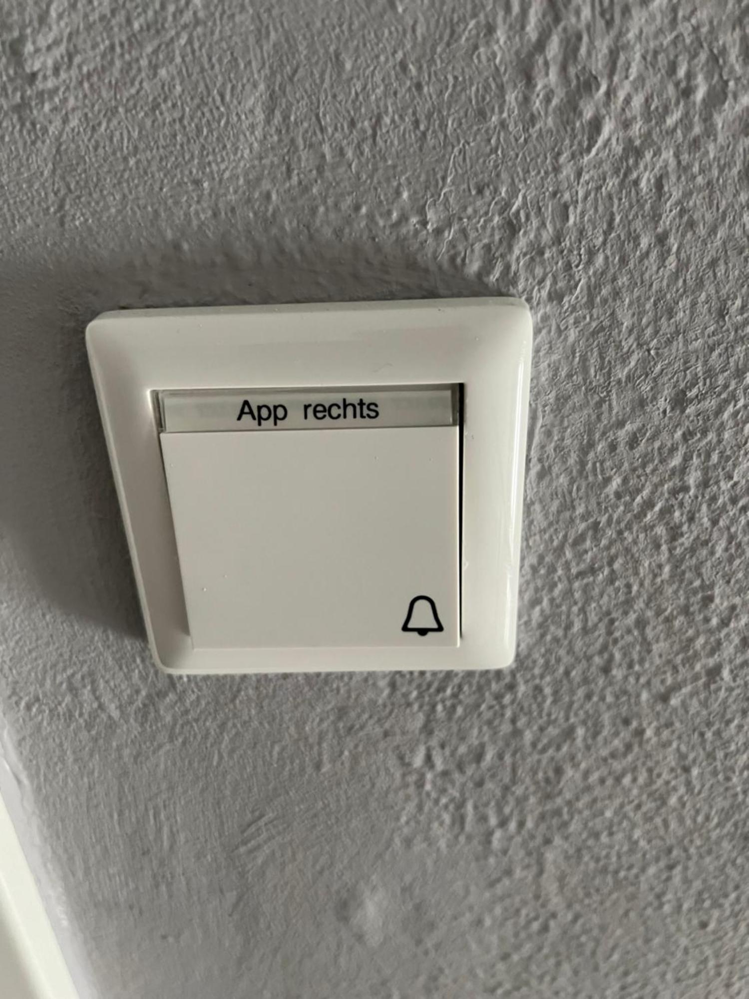 Grosse Gemuetliche Ferienwohnung Mit Klimaanlage, Parkplatz Inklusive Top ! Fuerth Exterior photo