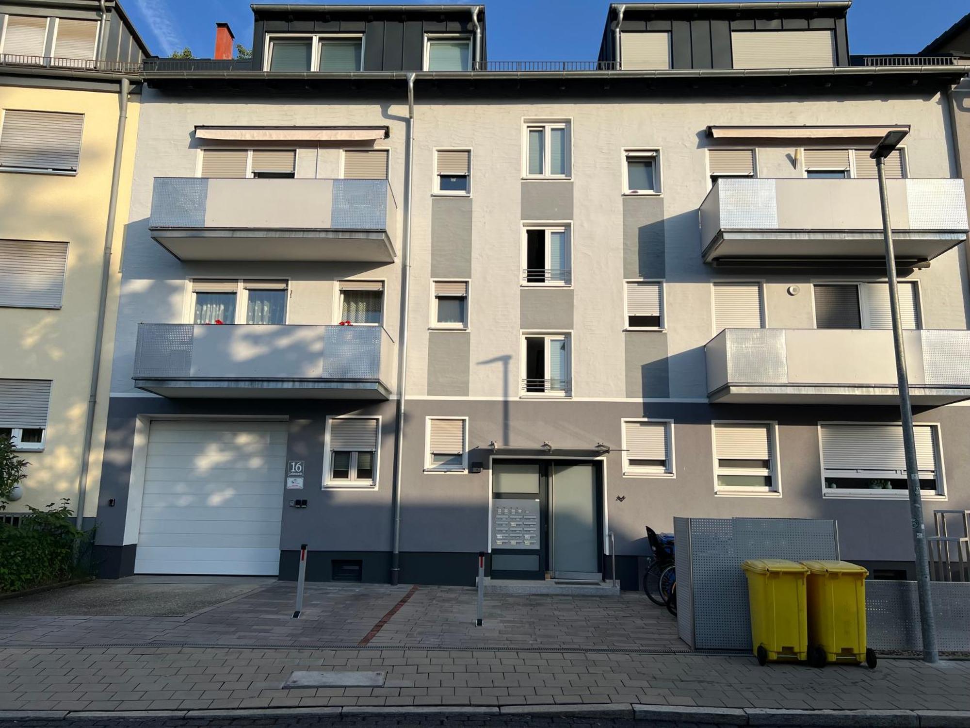 Grosse Gemuetliche Ferienwohnung Mit Klimaanlage, Parkplatz Inklusive Top ! Fuerth Exterior photo
