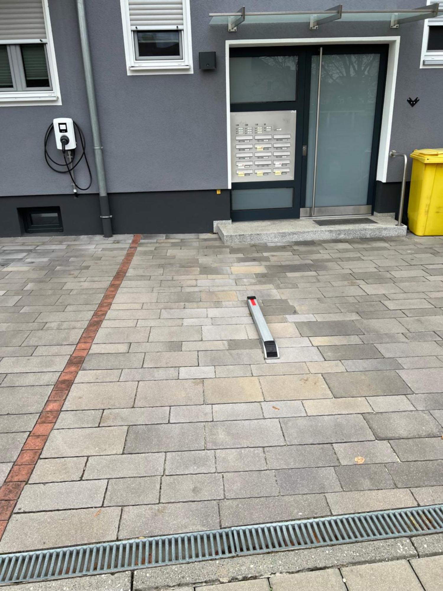 Grosse Gemuetliche Ferienwohnung Mit Klimaanlage, Parkplatz Inklusive Top ! Fuerth Exterior photo